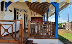 Deux Chambres Et Deux Salles De Bain Dans La Maison De Michelle L'Amirade